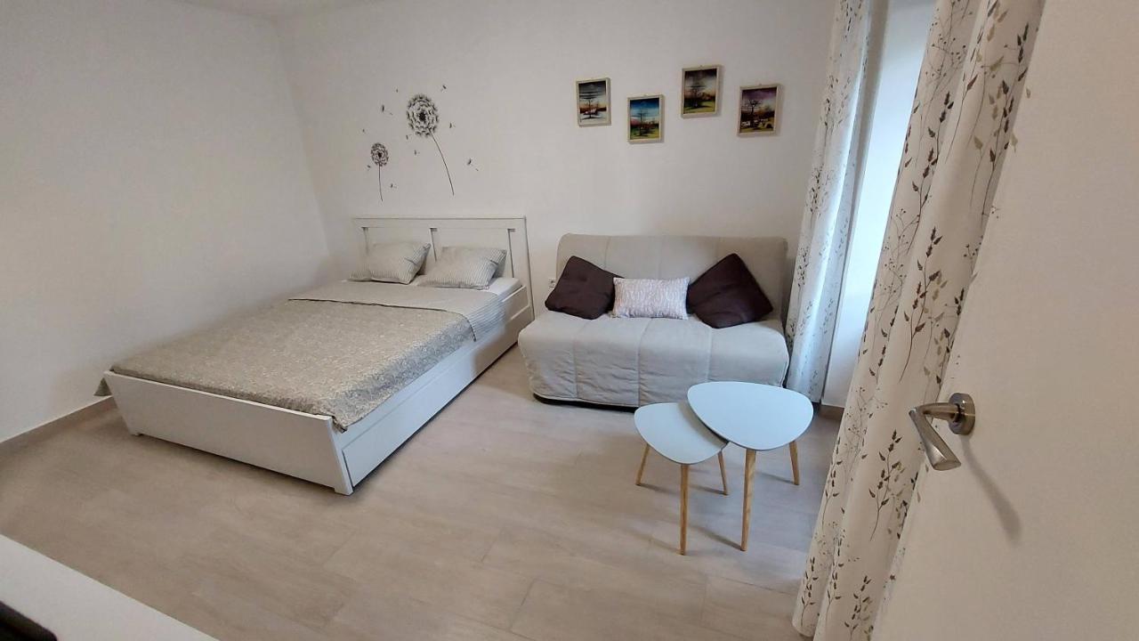 Apartma Rizana Dekani Esterno foto